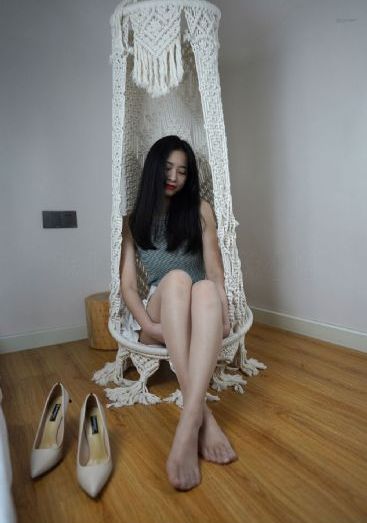女帝羞辱打开双腿调教h