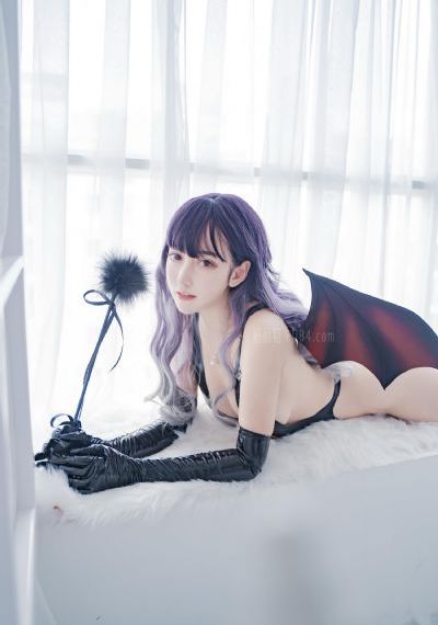 《年轻的老师》在线观看完整版
