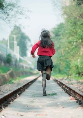 落翅女