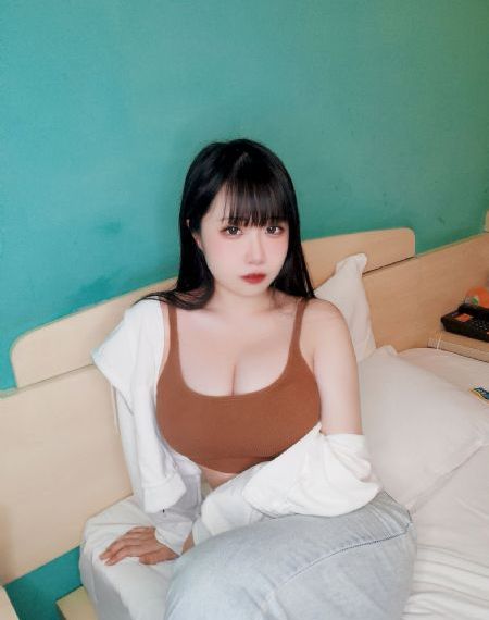 《爱人的谎言》电视剧
